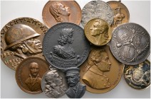 Lots altdeutscher Münzen und Medaillen. 
MEDAILLEN. 12 Stücke: PREUSSEN, Bronzemedaille 1802 von Loos, auf die Danksagung der Stadt Marienwerder an H...