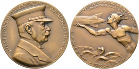 Thematische Medaillen. Luftfahrt. 
Bronzemedaille 1924 von H. Zimmermann, auf die Amerikafahrt des "LZ 126". Brustbild des Grafen Zeppelin mit Mütze ...