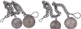 Ag - Uhrkette, o. Jahr
2 Silbertaler: Carl VI - 1/2 Taler o. Jahr, Hall, EB Salzburg Taler, an alter Silberkette. 151,07g