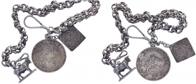 Ag - Uhrkette, o. Jahr
2 Münzangehänge (Taler 1756, Regensburg, 1/9 Talerklippe ...