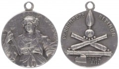 Silbermedaille, 1934 XIII
Italien. auf Santa Barbara, in Lateinischer Schrift : wir versuchen durchzubrechen, Dm 26 mm, mit Öse.. 8,22g
vz