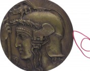 Bronzemedaille, o. Jahr
Italien. einseitig, Avers: Römischer Krieger, Romolus und Remus.. 341,49g
vz