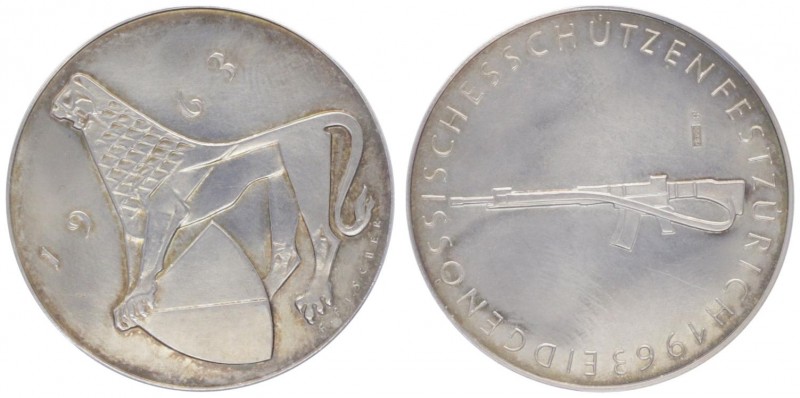 Silbermedaille, 1963
Schweiz. auf das Schützenfestin Zürich, Dm 34 mm.. 16,18g
s...