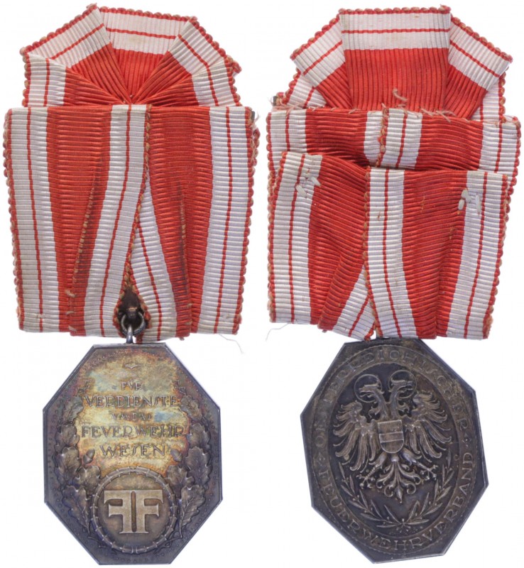 Franz Joseph I. 1848 - 1916
Ag - Abzeichen, o. Jahr. am rot weiß roten Band, auf...