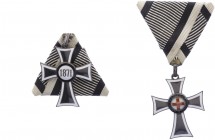 Franz Joseph I. 1848 - 1916
Orden. Erinnerungsmedaile " Signum Memoriae", Bronze vergoldet, am rotem Band
13,94g
vz