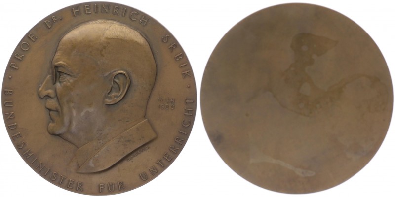 Bronzemedaille, 1930
einseitig auf Prof. Dr. Heinrich Srbik, Unterreichtsministe...