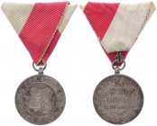 Orden / Anstecker, o. Jahr
auf die Widmung der Stadt Bludenz // für 25-jährigen Dienst in der Freiw. Feuerwehr, Dm 34 mm.. ges. 22,37g
vz/stgl