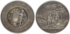 Silbermedaille, o. Jahr
von Zimpel, auf die Taufe Christi am Jordan, darüber Taube des Hl. Geistes / Geflügelter Genius mit barockem ovalem Schild zum...