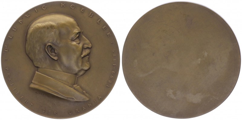 Bronzemedaille, o. Jahr
auf Dr. Ludwig Kössler, Präsident der Urania 1899 - 1924...