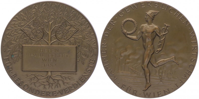 Bronzemedaille, 1952
für Verdienste, für Paul Eckert, Kammer der gewerblichen Wi...