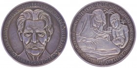 Silbermedaille, 1960
auf Albert Schweizer (1875-1965) - auf das Urwaldhospital Lambarene, Missionsarzt, Büste von vorn / Schweitzer untersucht einen K...