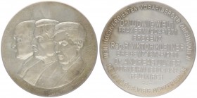 Silbermedaille, o. Jahr
auf die Archivare Ludwig Welti, Viktor Kleiner, Andreas Ulmer in Feldkirch.. Wien
85,35g
stgl