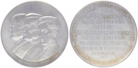 Silbermedaille, o. Jahr
auf die Archivare Welti, Kleiner und Ulmer in Bregenz und Feldkirch.. Wien
84,58g
stgl