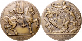 Ecuador Republik Bronzemedaille 1922 (v. L. Casadio) auf den 100. Jahrestag der Schlacht von Pichincha, i.Rd: Dreieck u. BRONZE 
79,5mm 315,6g vz-st