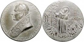 Vatikan Pius XI. 1922-1939 Zinkmedaillon 1926 (v. Elisabeth Esseö) Büste des Papstes l. / Franz von Assisi predigt den Vögeln Huszar-Pr. vgl. 2004. 
...
