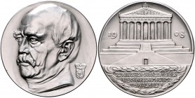 Medaillen von Karl Goetz Silbermedaille 1908 auf die Aufstellung der Büste von Bismarck in der Walhalla, i.Rd: SILBER 950 Kien. 9. Slg. Bö. 5037. 
40...