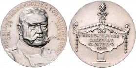 Medaillen von Karl Goetz Silbermedaille 1915 auf den Hindenburgtag am 17. Oktober in Augsburg Kien. - vgl. 143. 
kl. Druckstelle und kl.Rf., 28,2mm 9...