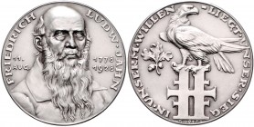 Medaillen von Karl Goetz Silbermedaille 1928 mattiert auf den 150. Geburtstag von Friedrich Ludwig Jahn, i.Rd: BAYER. HAUPTMÜNZAMT. SILBER 900f Kien. ...