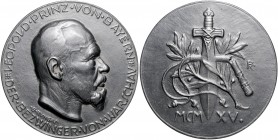 - Erster Weltkrieg Bronzemedaille 1915 (v. Rungas) auf Leopold Prinz von Bayern, den Bezwinger von Warschau 
93,1mm 176,2g gussfr