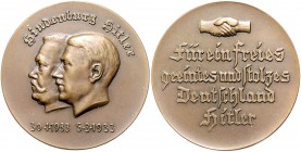 - Personen - Hitler, Adolf 1889-1945 Bronzemedaille 1933 Hindenburg und Hitler, auf die Reichstagswahl Colb./Hyd. C-33. 
36,1mm 18,2g vz
