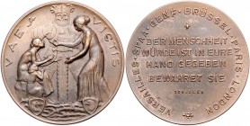 - Allgemeine Medaillen Bronzemedaille o.J. (unsign.) auf die Folgen des Versailler Vertrages / Zitat von Schiller 
50,4mm 50,5g vz+