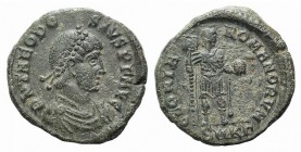 Theodosius I (379-395). Æ (20mm, 4.01g, 6h). Cyzicus, 392-5. Pearl-diademed, draped, and cuirassed bust r. R/ Theodosius standing r., holding labarum ...