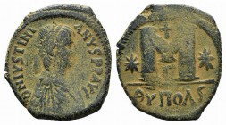 Justinian I (527-565). Æ 40 Nummi (31mm, 12.47g, 11h). Theoupolis (Antioch), 536-537. Diademed, draped and cuirassed bust r. R/ Large M; cross above, ...