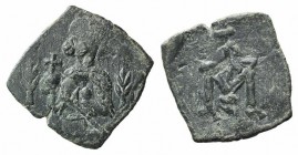 Justinian II (685-695). Æ 40 Nummi (25mm, 3.43g, 5h). Syracuse. Crowned bust facing; branch to l., [star] above branch to r. R/ Large M; monogram abov...