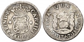 1767. Carlos III. Lima. JM. 1/2 real. (AC. 120). 1,52 g. Columnario. Sin punto sobre la marca de ceca. Escasa. BC+/BC-