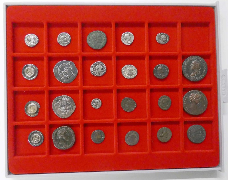 * 18 Römische Münzen Silber-Kupfer-Bronze ab Vespasian bis Constans. Dazu 3 südd...
