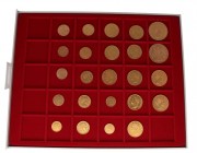 24 Goldmünzen Frankreich. Dabei 2 x 100 Francs 1857 Napoleon III. und 1900, 2 x 50 Francs 1855 und 1857 Napoleon III., 4 x 40 Francs 1811 Napoleon I. ...