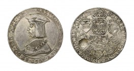 * Römisch Deutsches Reich, Maximilian I., 1490-1519. Guldiner 1518, St. Veit. Dav. 8007. 28,1 g. Auf dem Revers befindet sich bei ca. 8 Uhr eine Absch...