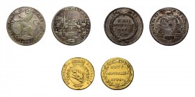 * Partie Kantonalmünzen in 2 Alben vom Taler bis zur Kleinmünze. Dabei u.a. St. Gallen, Bern, Zürich und Schwyz. 1 x 2 Duplone Bern 1794 aus Schmuckfa...