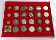 * Kleine Partie Münzen Schweiz mit Goldanteil. Dabei 1 x 10 Franken 1915 Vreneli, 1 x 20 Franken 1930 Vreneli, 1 x Goldmedaille Wil, 1 x Goldmedaille ...