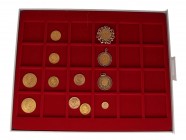 * Kleine Partie Österreich und Schweiz. Dabei 14 Goldmünzen wobei 5 gefasst sind. Zusammen ca. 75 g.f. Dazu Silbermedaillen zu verschiedenen Anlässen ...