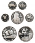 * Kleine Partie China mit 7 gesuchten Münzen. Dabei 5 Unzen Silber Panda 1987 auf die 6. internationale Münzausstellung Hongkong, selten nur 2.000 Exe...