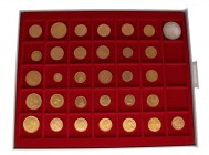 31 Goldmünzen alle Welt. Dabei u.a. 5 x 1 Dukat Niederlande 1807, 1818, 2 x 1829 und 1841. Rumänien 20 Lei 1883, 10000 Reis 1879 und 1000 Reis 1777 Po...