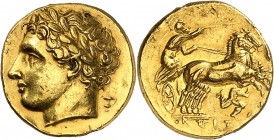 SICILE. SYRACUSE (317-289 avt. JC) Decadrachme en or (4,30 g).
A/ Tête laurée d'Apollon à gauche.
R/ Bige au galop à droite, dessous un triskèle.
S...