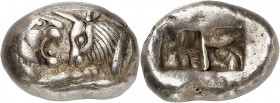 LYDIE. CRESUS (561-546 avt. JC). Statère (5,34 g) (Sardes).
A/ Protomés de lion et de taureau face à face.
R/ Deux carrés creux.
ROSEN 666. TTB