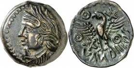 BITURIGES CUBI (ou Carnutes).(Fin du 1er siècle avt. JC). Bronze (4,37 g).
A/ Buste féminin à gauche, le col drapé orné d'un torque, les cheveux en é...