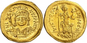 JUSTIN II (565-578). Solidus (4,38 g) Constantinople Off.H.
A/ D N I-VSTI-NVS P P AVG. Son buste de face tenant une Victoire.
R/ VICTORI-A AVGGG H /...