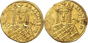 EMPIRE BYZANTIN-IRENE (797-802). Solidus (4,50 g) Constantinople.
A/ (EIRInH) - bASILISSH 0. Buste couronné d'Irène de face vêtue du loros, tenant un...