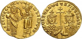 EMPIRE BYZANTIN-ROMAIN I, CONSTANTIN VII et CHRISTOPHE (921-931).
Solidus (4,36 g) Constantinople.
A/ + KЄ bOHΘЄI ROM AhW dЄCPOTH. Romain Ier couron...