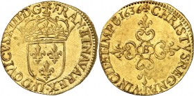 LOUIS XIII (1610-1643) Ecu d'or au soleil (3,10 g) 1636 Rouen (B).
A/ LVDOVICVS.XIII.D:G.(Soleil) FRAN.ET NAVA REX. Écu de France couronné.
R/+ CHRI...