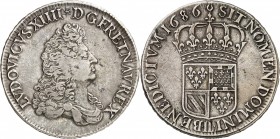 LOUIS XIV (1643-1715) Ecu de Flandre (37,35 g) 1686 Lille (LL) (Tête large).
A/ LVDOVICVS.XIIII (différent) D.G.FR.ET.NAV.REX.. Son buste drapé à dro...