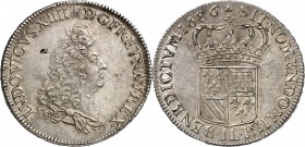 LOUIS XIV (1643-1715) Ecu de Flandre (37,49 g) 1686 Lille (LL) (Tête étroite).
A/ LVDOVICVS.XIIII (différent) D.G.FR.ET.NAV.REX. Son buste drapé à dr...