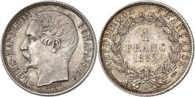 IIème REPUBLIQUE (1848-1852) LOUIS NAPOLEON BONAPARTE.
1 Franc 1852 A = Paris (1 015 402 ex.).
A/ LOUIS-NAPOLEON BONAPARTE - nom du graveur. Tête nu...