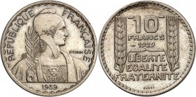 IIIème REPUBLIQUE. 10 Francs " TURIN " Grand module (10,10 g) 1929 et Petit module
(6,46 g) 1929/1939.
Type hybride avec l'avers de la 10 Francs "Tu...