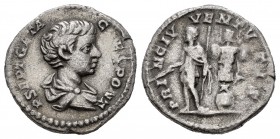 Geta. Denario. 200 d.C. Roma. (Spink-7196). (Ric-18). (Seaby-157b). Rev.: PRINC IVVENTVTIS. El emperador en pie con cetro y vara, detrás trofeo. Ag. 2...