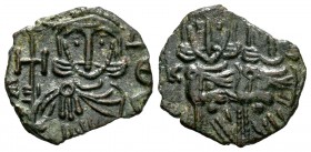 Constantino V Copronimo. Follis. 751-775 d.C. Siracusa. (Sear-1596). (Doc-19). Anv.: Busto de Leo III barbado sosteniendo cruz y clámide. Rev.: Consta...